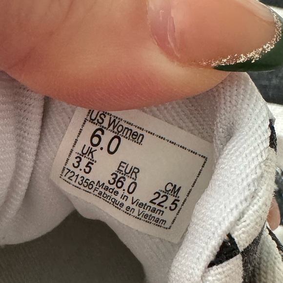 Vans original canvas lace up low-top checkered black and white sneakers - Picture 10 of 11